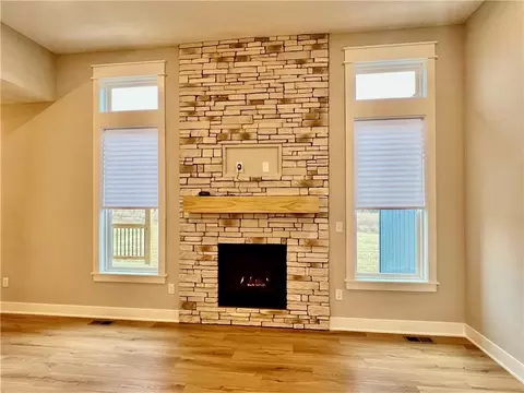 Living - 1925 Longview Dr, Liberty, MO 64068 photo 4 of 7