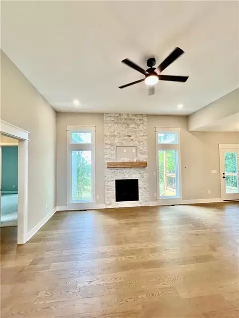 Living - 1925 Longview Dr, Liberty, MO 64068 photo 3 of 7