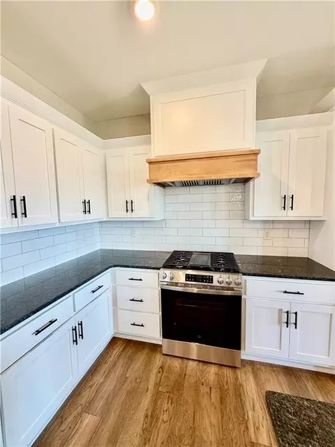 Kitchen - 1925 Longview Dr, Liberty, MO 64068 photo 1 of 4