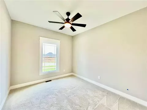 Bedroom - 1925 Longview Dr, Liberty, MO 64068 photo 5 of 12
