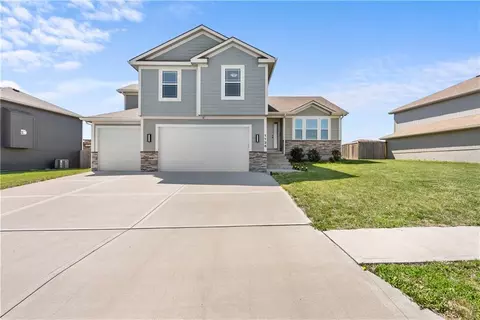 1126 N Holland Dr, Independence, MO 64056