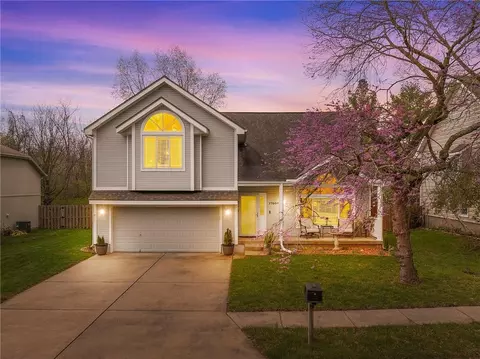 17005 E 44 St, Independence, MO 64055
