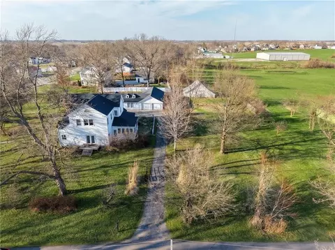 105 N 169 Hwy, Gower, MO 64454