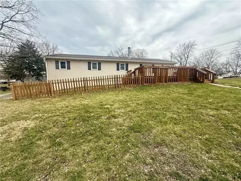 422 E Thompson St, Maryville, MO 64468