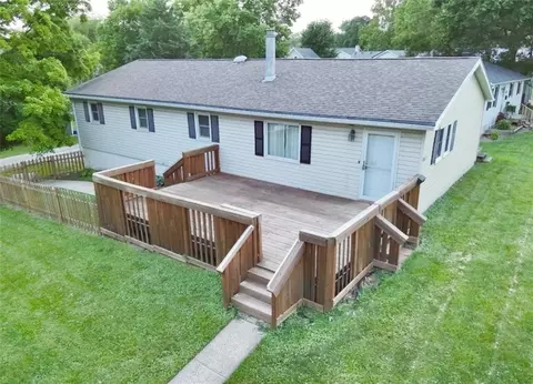 422 E Thompson St, Maryville, MO 64468