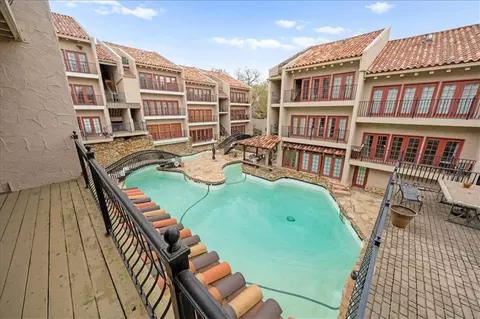 1111 W 46th St #22, Kansas City, MO 64112