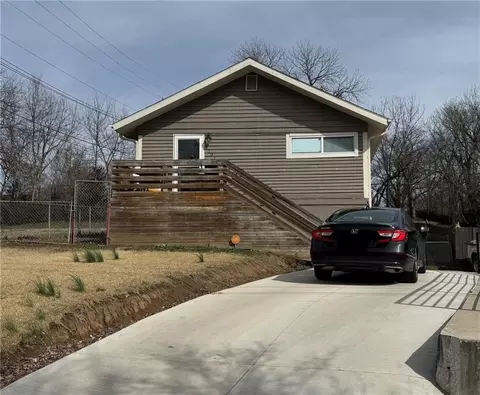 1131 N 49th Ter, Kansas City, KS 66102