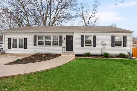 5113 N Wayne Ave, Kansas City, MO 64118