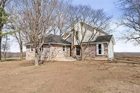 457 SW F Hwy, Centerview, MO 64019