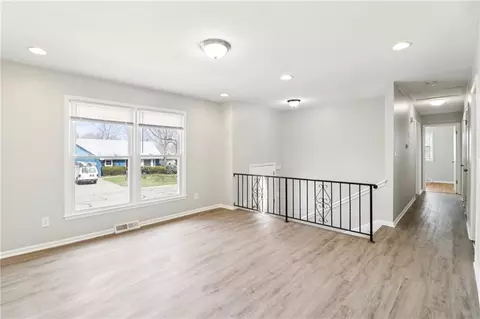 Living - 809 Mulberry St, Lees Summit, MO 64086 photo 2 of 13