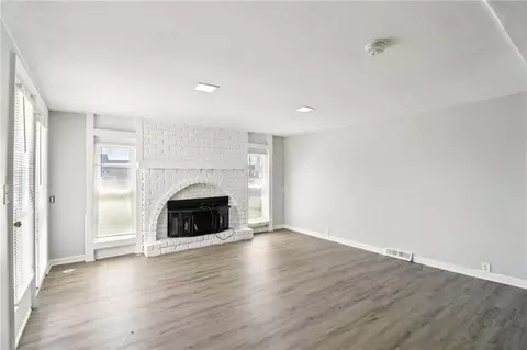 Living - 809 Mulberry St, Lees Summit, MO 64086 photo 6 of 13