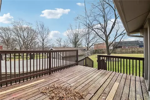 Exterior - 809 Mulberry St, Lees Summit, MO 64086 photo 4 of 4