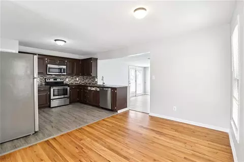 Living - 809 Mulberry St, Lees Summit, MO 64086 photo 9 of 13