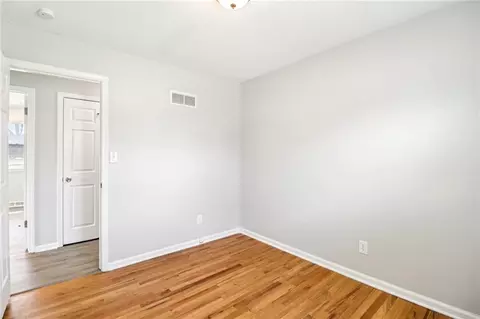 Bedroom - 809 Mulberry St, Lees Summit, MO 64086 photo 8 of 10