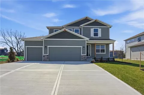 13305 W 179th St, Overland Park, KS 66013