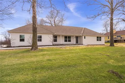 1913 W Dennis Ave, Olathe, KS 66061