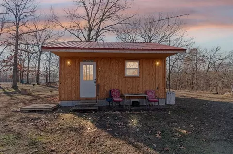 22805 Cc Hwy, Warsaw, MO 65355