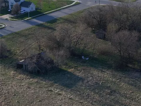 175 Th St, Gardner, KS 66030 photo 10
