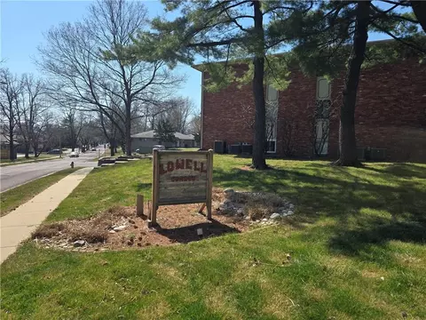 8215 Santa Fe Dr #7, Overland Park, KS 66204