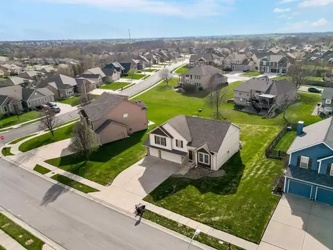 11212 N Summit St, Kansas City, MO 64155