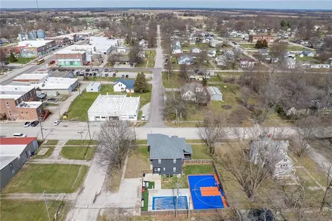View/Area - 200 E Berry St, Hamilton, MO 64644 photo 3 of 5