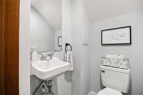 Bath - 200 E Berry St, Hamilton, MO 64644 photo 2 of 4