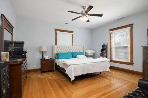 Bedroom - 200 E Berry St, Hamilton, MO 64644 photo 1 of 5