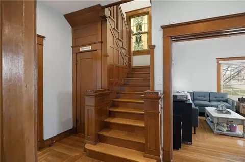 Entry Way - 200 E Berry St, Hamilton, MO 64644 photo 8 of 10