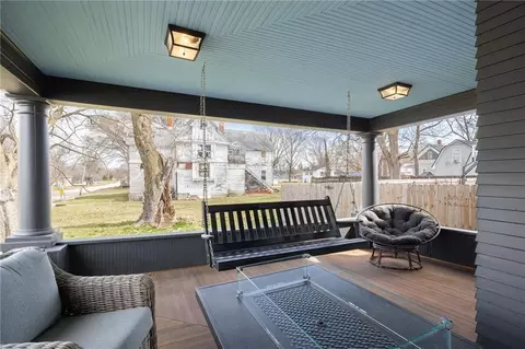 Exterior - 200 E Berry St, Hamilton, MO 64644 photo 10 of 15