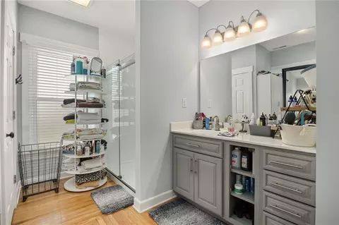 Bath - 200 E Berry St, Hamilton, MO 64644 photo 3 of 4