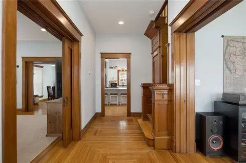 Entry Way - 200 E Berry St, Hamilton, MO 64644 photo 2 of 10