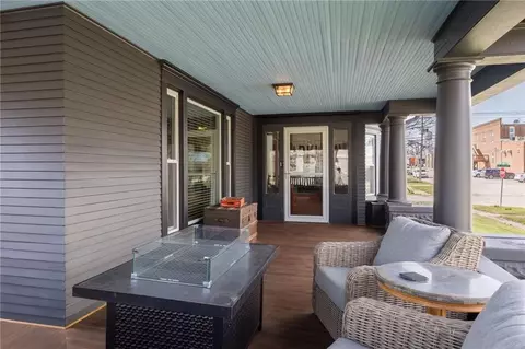 Exterior - 200 E Berry St, Hamilton, MO 64644 photo 11 of 15