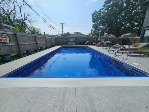 Exterior - 200 E Berry St, Hamilton, MO 64644 photo 4 of 15