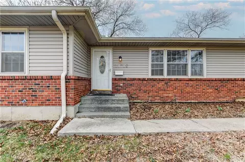 10708 Saint Catherines Ln, Kansas City, MO 64137