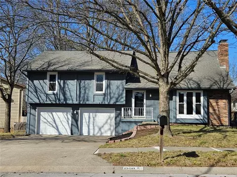 1300 NE 80th St, Kansas City, MO 64118