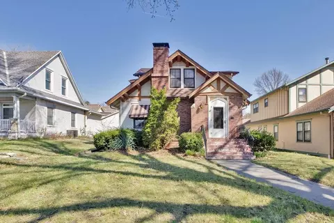 2807 Faraon St, Saint Joseph, MO 64501