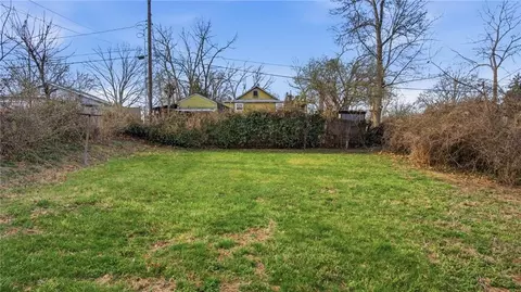 Exterior - 1017 E Smith Ave, Independence, MO 64050 photo 2 of 3