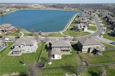 104 SW Shores Dr, Lees Summit, MO 64064