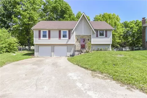 15906 W 154th Ter, Olathe, KS 66062