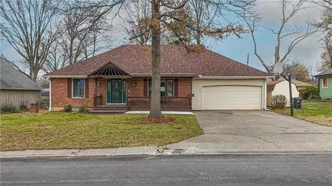 2614 Plaza Ave, Sedalia, MO 65301