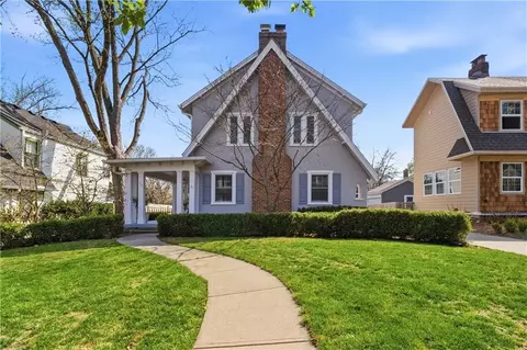 23 E Winthrope Rd, Kansas City, MO 64113