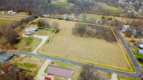 Highland Street, Carrollton, MO 64633