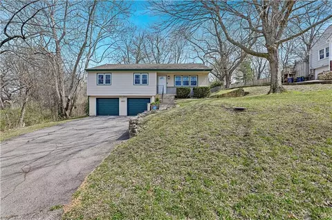 3537 N Walrond Ave, Kansas City, MO 64117