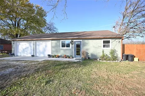 Exterior - 30704 Outerbelt Rd, Lees Summit, MO 64086 photo 12 of 26
