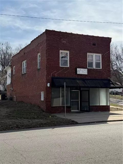 3002 Lafayette St, Saint Joseph, MO 64507
