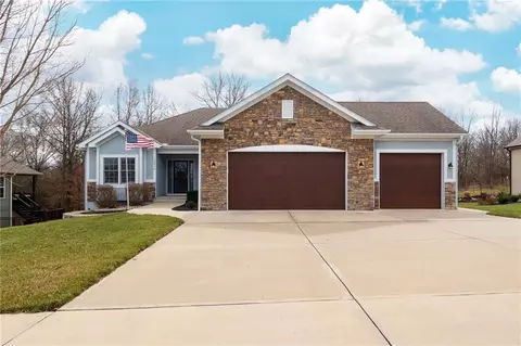 12815 Hubbard Rd, Kansas City, KS 66109