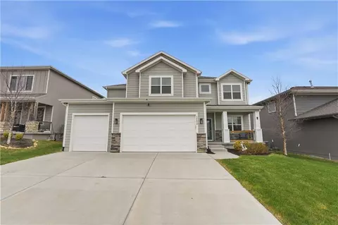 12573 S Sunray Dr, Olathe, KS 66061
