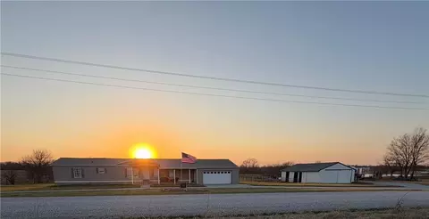 74 SW 1421st Rd, Holden, MO 64040
