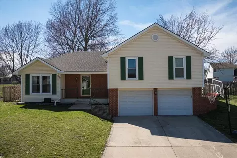 2319 NW 4th Street Pl, Blue Springs, MO 64014