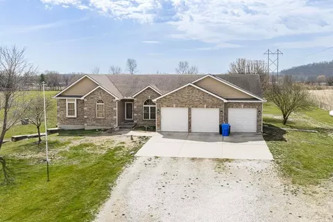 20831 Brandt Rd, Tonganoxie, KS 66086